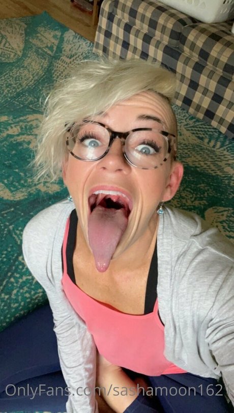 sashamoon1621 Joi OnlyFans