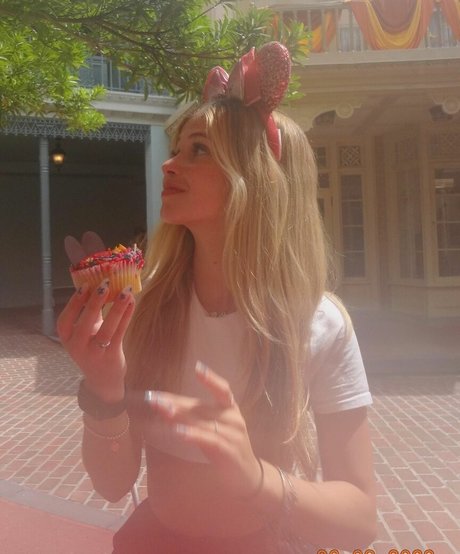 Lananegrini Nacktbilder von OnlyFans