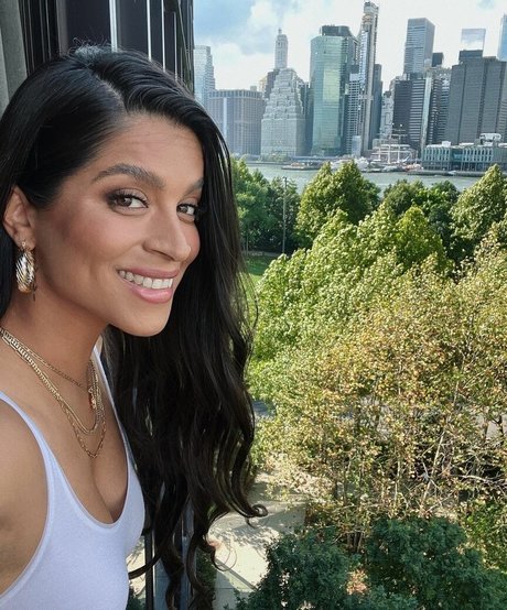 Lilly Singh Nacktpornos auf OnlyFans