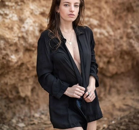 Noga Etin Strip OnlyFans