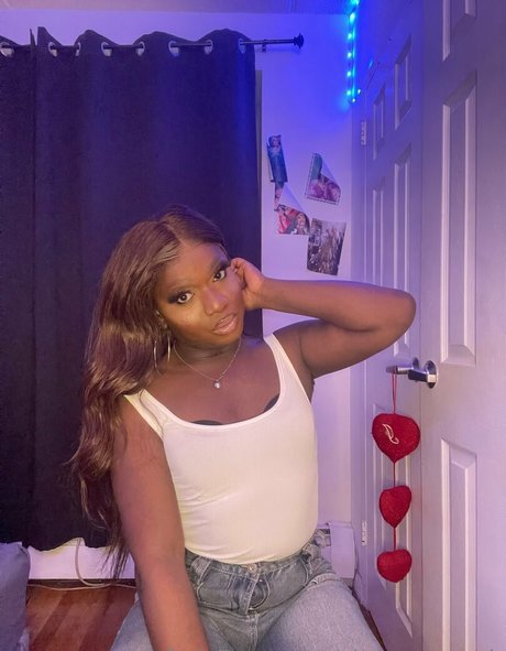 sissy serayah Nacktbilder von OnlyFans