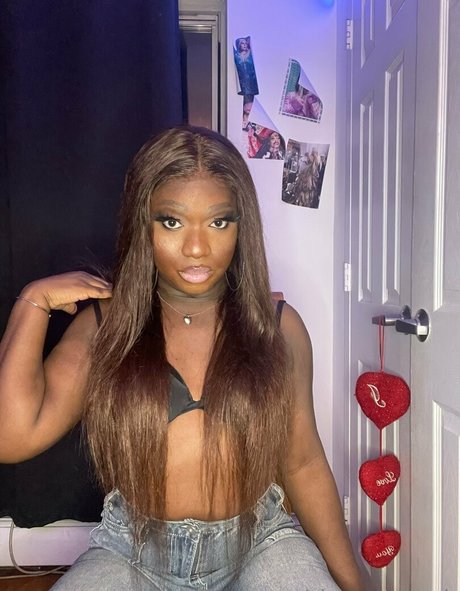 sissy serayah Neuer OnlyFans Leak