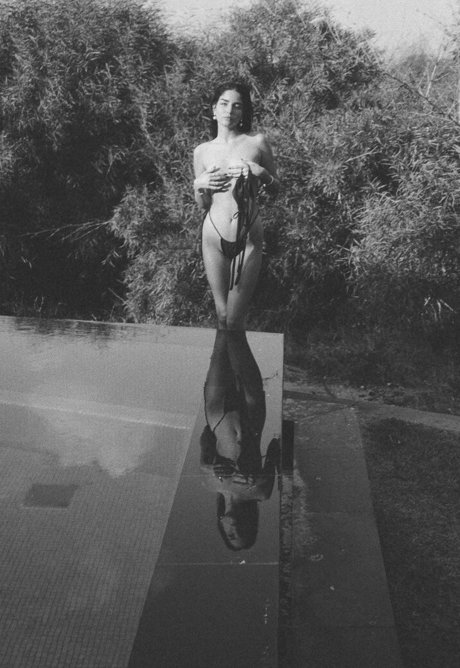 Ella Grossman OnlyFans Striptease