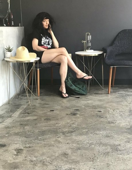 Emily Axford Füße OnlyFans