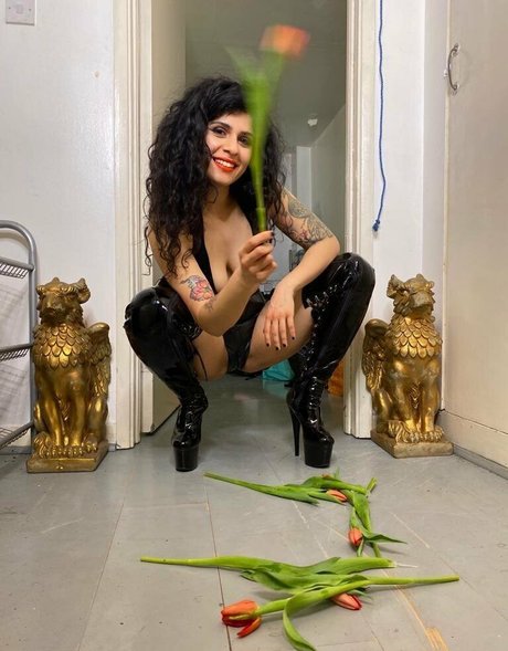 mistresssophiasahara Nackt auf OnlyFans Leaks