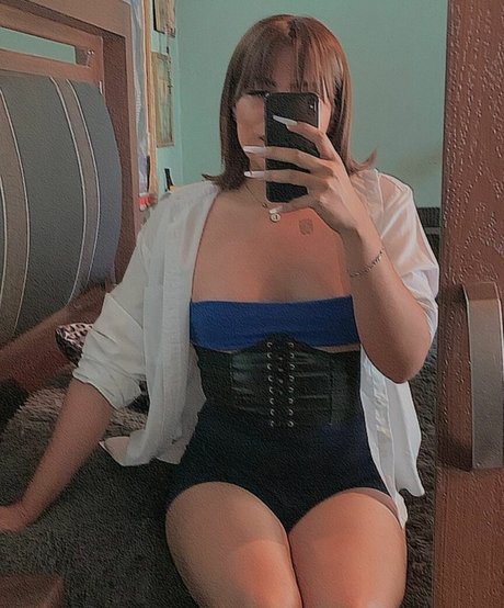 Lilith Moreno OnlyFans schlank