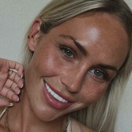 Anna Seneca Titten OnlyFans