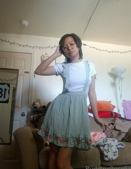 buddingroselia NSFW OnlyFans