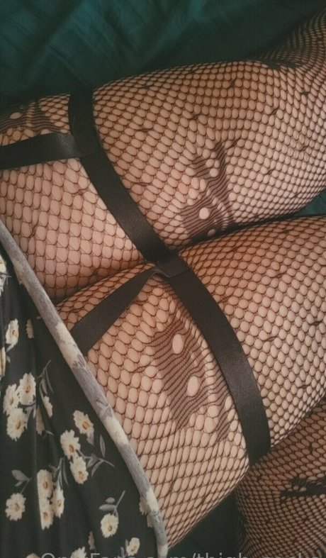thigh socks OnlyFans Archiv