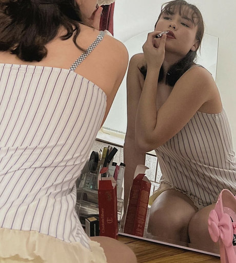 Ester Dobrik OnlyFans Inhaltstyp