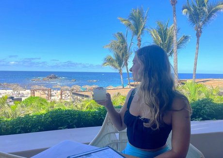 journeywithalora OnlyFans-Leaks