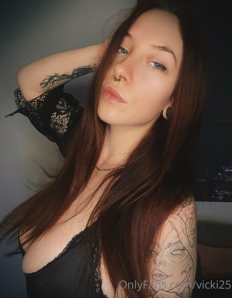 vicki25 OnlyFans Star