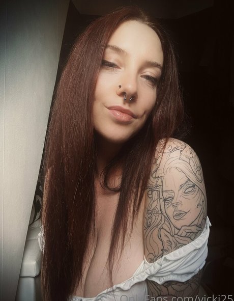 vicki25 OnlyFans Nacktbilder