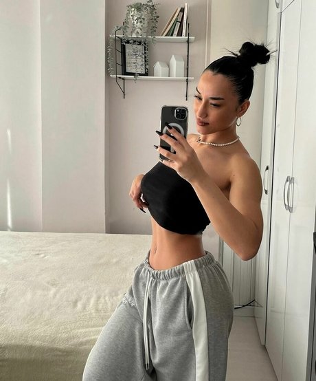 Hale Cabbar OnlyFans-Leaks