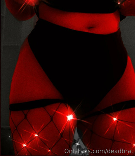 deadbrat OnlyFans Model Fotos