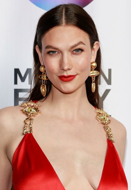 Karlie Kloss OnlyFans-Komplettinhalte