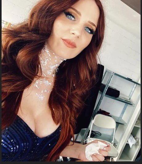 Simone Simons OnlyFans