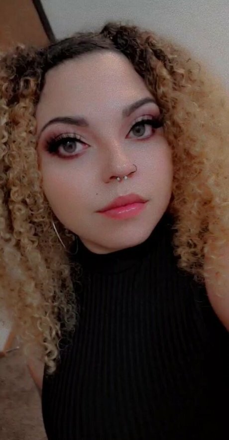 hot lips NurlyFans-Pornos