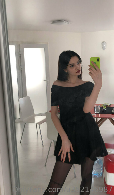 eve in wonderland OnlyFans-Bilder