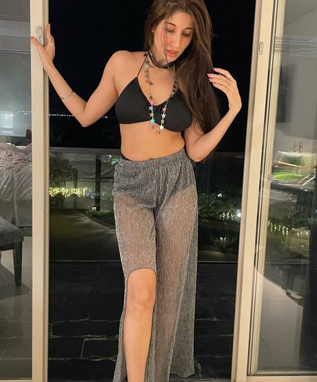 Bhumicka Singh OnlyFans Model Bilder