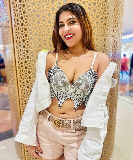 Tanya Chaudhari Füße OnlyFans