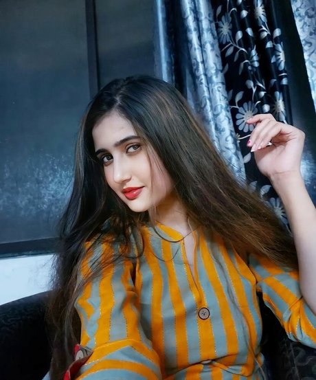 Aniza Hazel OnlyFans Bilder