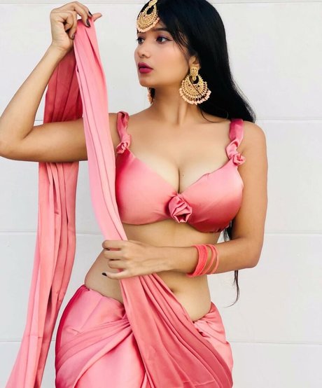 Neha Singh Nacktbilder auf OnlyFans