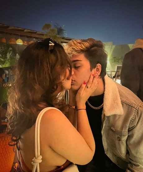 tvishagulatii OnlyFans Striptease