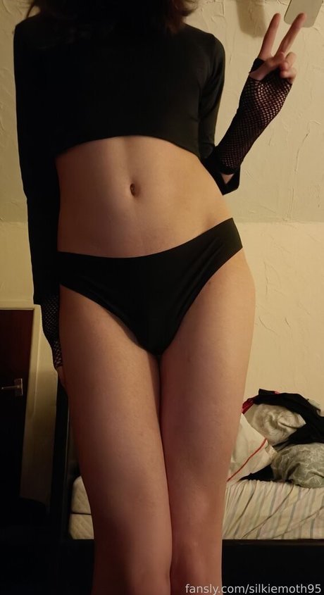 silkiemoth95 NurlyFans-Pornos