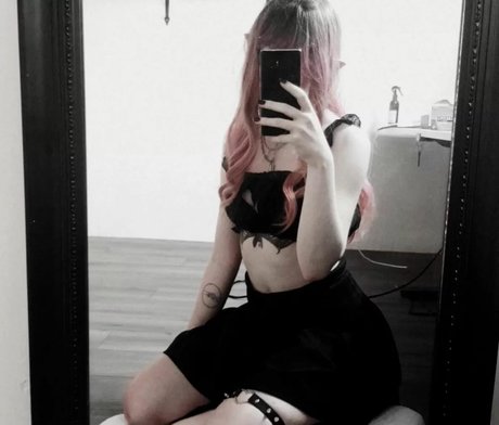 Porcelain Ghoul OnlyFans Gratis-Inhalte