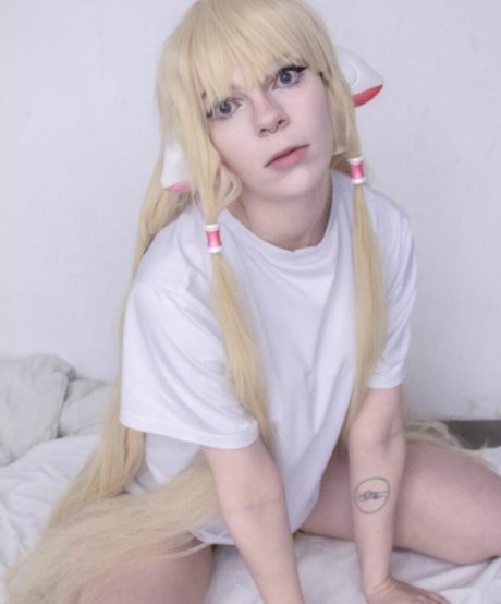 Porcelain Ghoul OnlyFans schlank