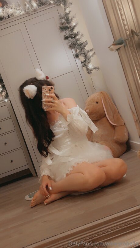 awwarabella OnlyFans Fotos