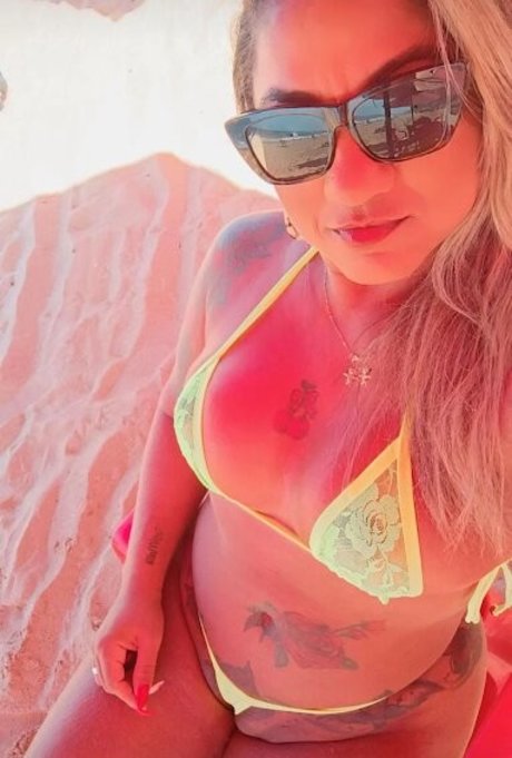 Esther Exhib OnlyFans nackt