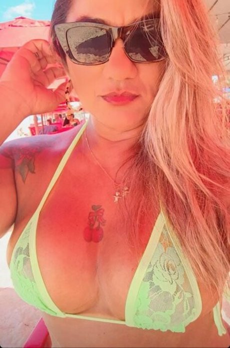 Esther Exhib Nacktbilder OnlyFans geleakt