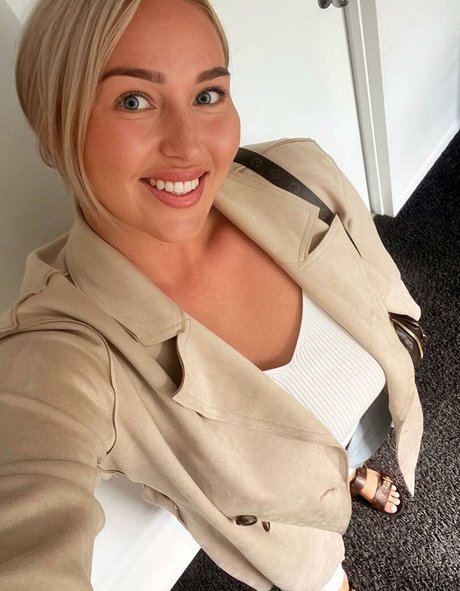 Nora Davis OnlyFans-Bilder