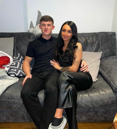 Chloe Panchal OnlyFans Model Fotos