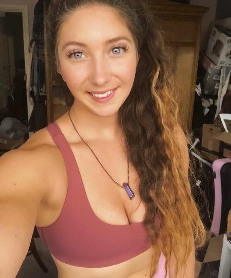 Sophia Ellis OnlyFans Bilder