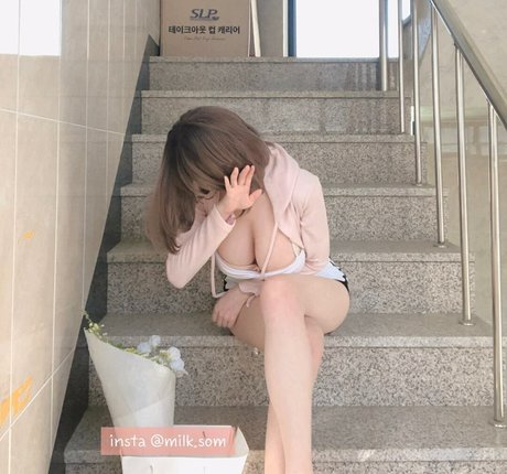 milksom Nacktbilder OnlyFans