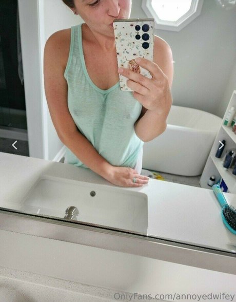 Annoyed Wifey Leaked OnlyFans Sextape