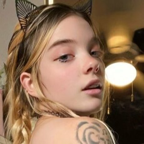 MewLabbs OnlyFans-Bilder