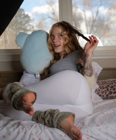 MewLabbs OnlyFans Leak