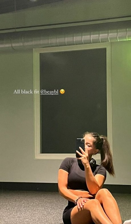 Mezdha Afzali OnlyFans Nacktbilder geleakt