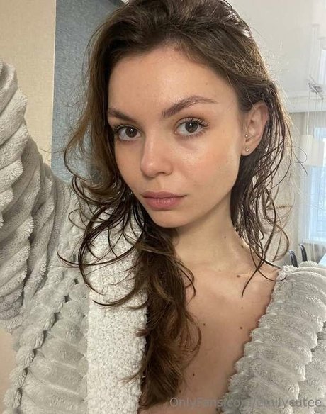 emilycutee OnlyFans Pornografie
