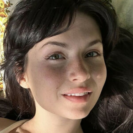 Willow Avalon OnlyFans