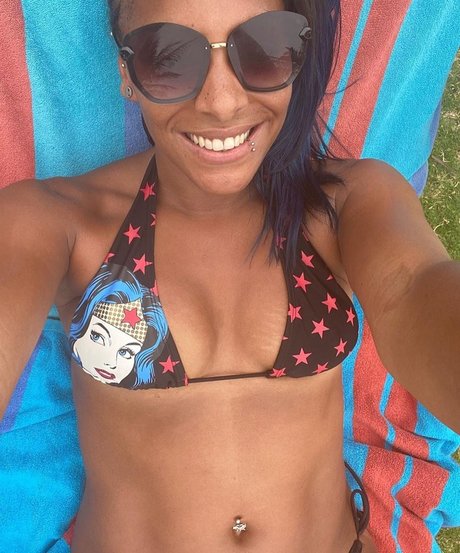 Lucy Hedges Strip OnlyFans