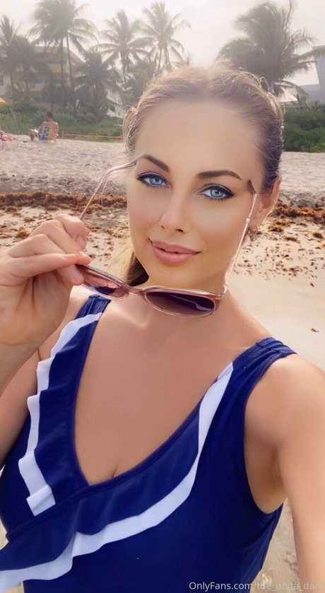 the anita dark OnlyFans Modelfoto