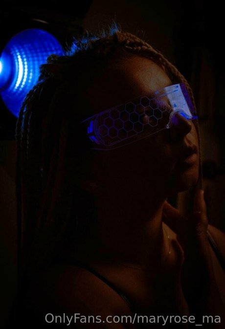 maryrose ma OnlyFans explizite Inhalte