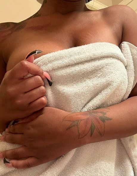 OfficialLadiiScorpio OnlyFans Nacktbilder geleakt