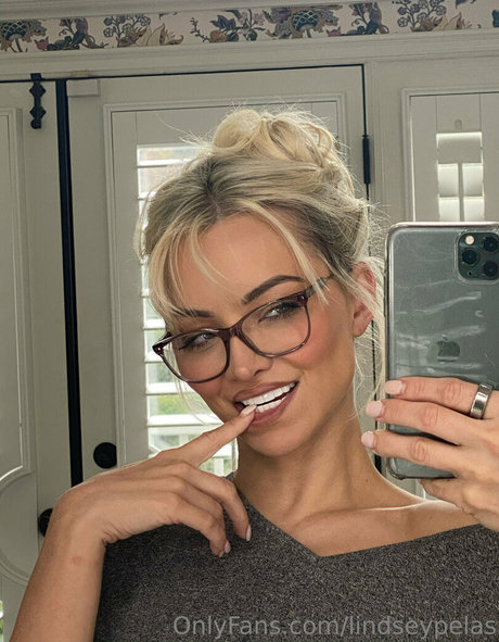 lindseypelas OnlyFans geleakte Pornografie