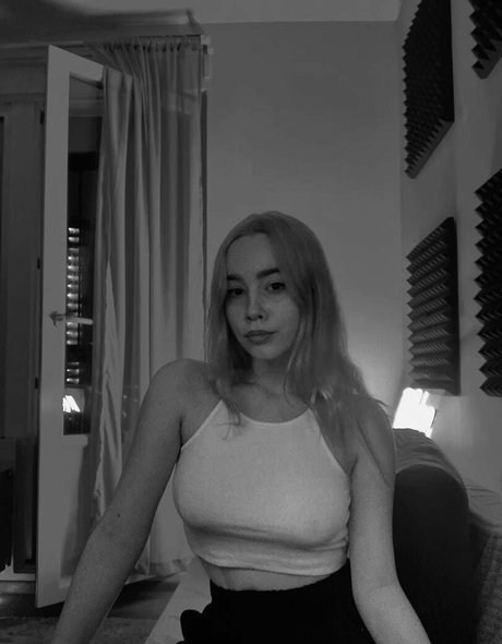 deni__dragons__ Nackt auf OnlyFans